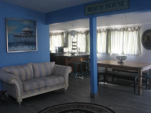 Gallery image of Super Cute!! Waterfront Lagoon In Beach Haven West! in Manahawkin