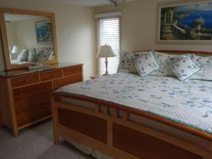 Fotografie z fotogalerie ubytování Well Appointed House Steps To Private Beach v destinaci North Beach