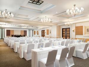 Бизнес-центр и/или конференц-зал в Aonang Villa Resort I Beach Front +37 фотографий