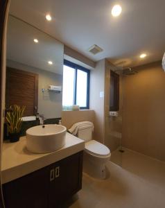 Koupelna v ubytování TSE Residence [by Samui Emerald]