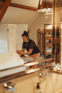 Afbeelding uit fotogalerij van Cabane de La Mésange in Auriac-du-Périgord