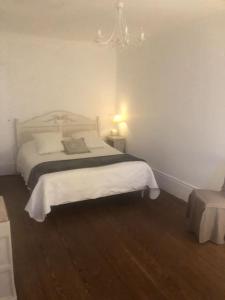 Ένα ή περισσότερα κρεβάτια σε δωμάτιο στο La maison de Jeanne +18 φωτογραφίες