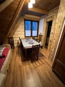 Posteľ alebo postele v izbe v ubytovaní Apartamenty i Domki Taterka