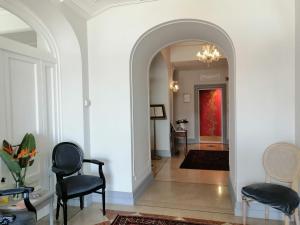 Posezení v ubytování Hotel Cannero