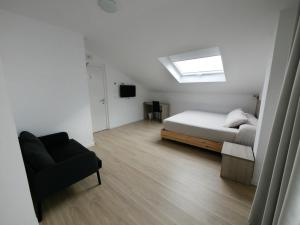 Postel nebo postele na pokoji v ubytování Hotel Myro + 36 fotografií