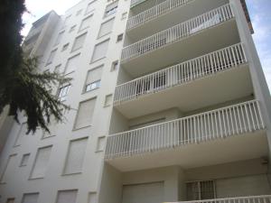 A balcony or terrace at B&B Cavaliere Milano