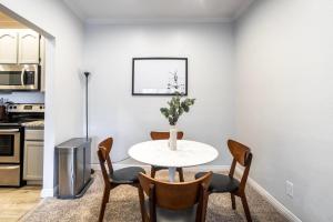 Gallery image of Newark 2br w balcony ac near farmers market SFO-1606 in Newark