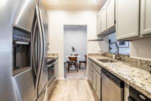 Gallery image of Newark 2br w balcony ac near farmers market SFO-1606 in Newark