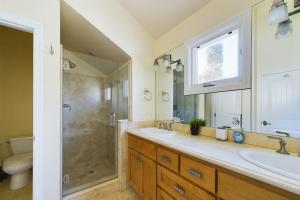 a bathroom with two sinks and a shower at Menlo Park 3br w patio garage nr dining SFO-1513 in Menlo Park +20 photos