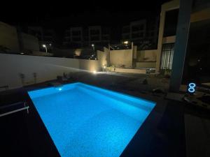 Piscine de l'établissement Luxury 4 bedroom Villa with Private Pool by GLOBALSTAY ou située à proximité