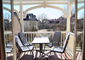 奥斯赛拜-屈隆斯博恩Fewo in Strandnähe mit 2 Balkonen und Sauna的相册照片 更多9张照片