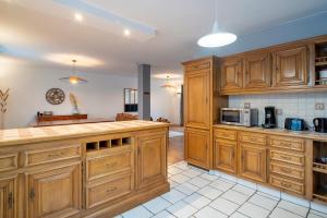 Kuchyň nebo kuchyňský kout v ubytování Gaillarde - Maison pour 8 avec grand jardin + 13 fotografií