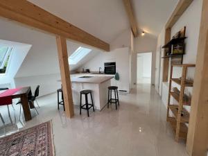 Kuchyň nebo kuchyňský kout v ubytování DG-Wohnung in Starnberg Nord