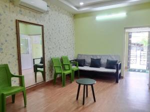 Ruang duduk di gplushomestay