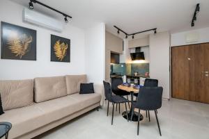Ruang duduk di LoveRoom Ukośna Jacuzzi +6 gambar