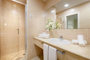 Ein Badezimmer in der Unterkunft Marinell Collection Palm-Mar