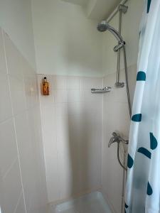 Ванная комната в Cocoon’Lis, 2 pièces en plein centre ville