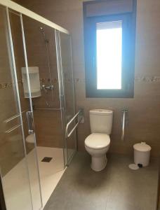 A bathroom at Casa rural Cruz pinta Murtas, Granada, España