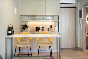 9 Muses Exclusive Suites In Syntagma tesisinde mutfak veya mini mutfak