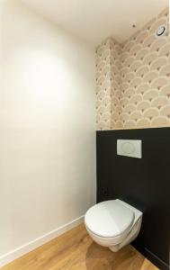 A bathroom at La Casa Viña — Family Apartment for 6