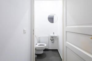 Imagem da galeria de OrestaLiving - Danube Canal View em Viena