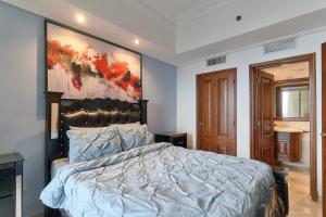 Postel nebo postele na pokoji v ubytování Luxurious Ocean View Suite