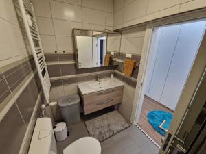 Phòng tắm tại Apartman Luka