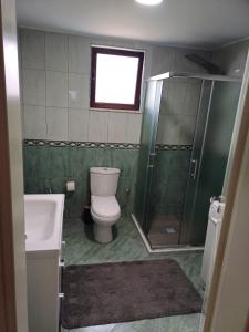 Albanian Gem in Kuçovë - Imazhi 9
