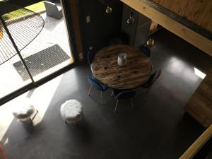 Zdjęcie z galerii obiektu appartement cosy style montagne avec jardin w mieście La Maure