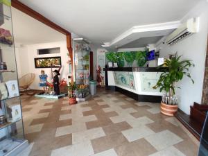 a large room with plants in a store at Apartamento Villa llano in Villavicencio
