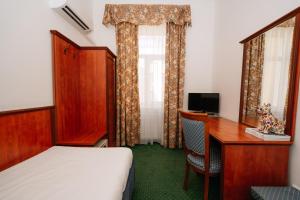Televisyen dan/atau pusat hiburan di Union Hotel Prague