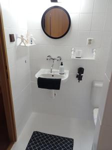 A bathroom at Penzión Skitour
