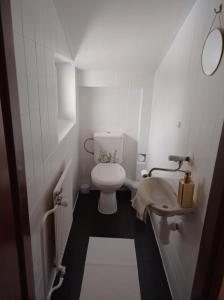 A bathroom at Penzión Skitour