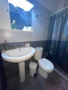Kylpyhuone majoituspaikassa Sindos House SKG