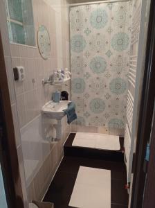 A bathroom at Penzión Skitour