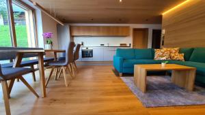 A kitchen or kitchenette at Alphof Appartement Faschina