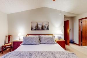 Giường trong phòng chung tại Brown Bear Lodge