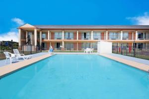Bazén v ubytování Arya Inn & Extended Stay nebo v jeho okolí