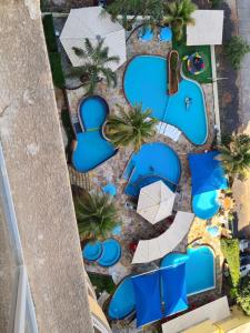 an overhead view of a pool at a resort at Condominio Residencial Thermas Place in Caldas Novas
