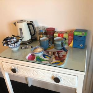 Imagen de la galería de Lovely room in period townhouse, en Winchester 5 fotos más