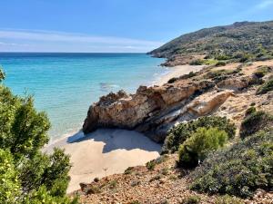 ドームス・デ・マリーアにあるSouth Sardinia Holidaysの海とビーチの景色を望めます。