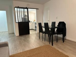 Fotografia z galérie ubytovania T3 65 m2 avec parking 15 mns Paris by immo kit bnb v destinácii Gagny