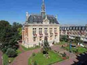 Κήπος έξω από το Appartement 2 pièces au Raincy proche de PARIS