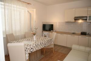 Kjøkken eller kjøkkenkrok på Apartments Radić