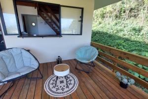 Rõdu või terrass majutusasutuses Petite Maison Premium vue mer
