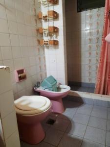 Et badeværelse på Las Toninas Duplex 5 + 21 billeder