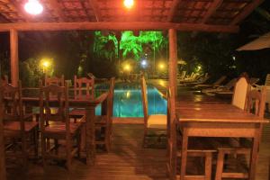 A piscina localizada em Hotel Pousada Katmandu ou nos arredores