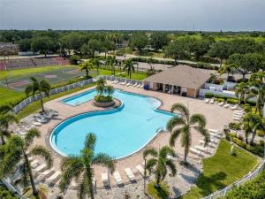 Πισίνα στο ή κοντά στο Luxury Home W Heated PoolNear IMG & Siesta Key Beach