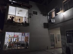 Зображення з фотогалереї помешкання Casa e Ateliê de pintura Neiva Mario у місті Сан-Габріел