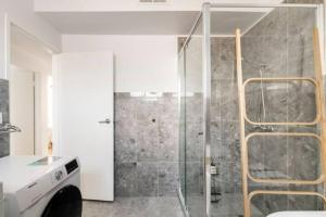 Et bad på Unwind in style only 7km from CBD